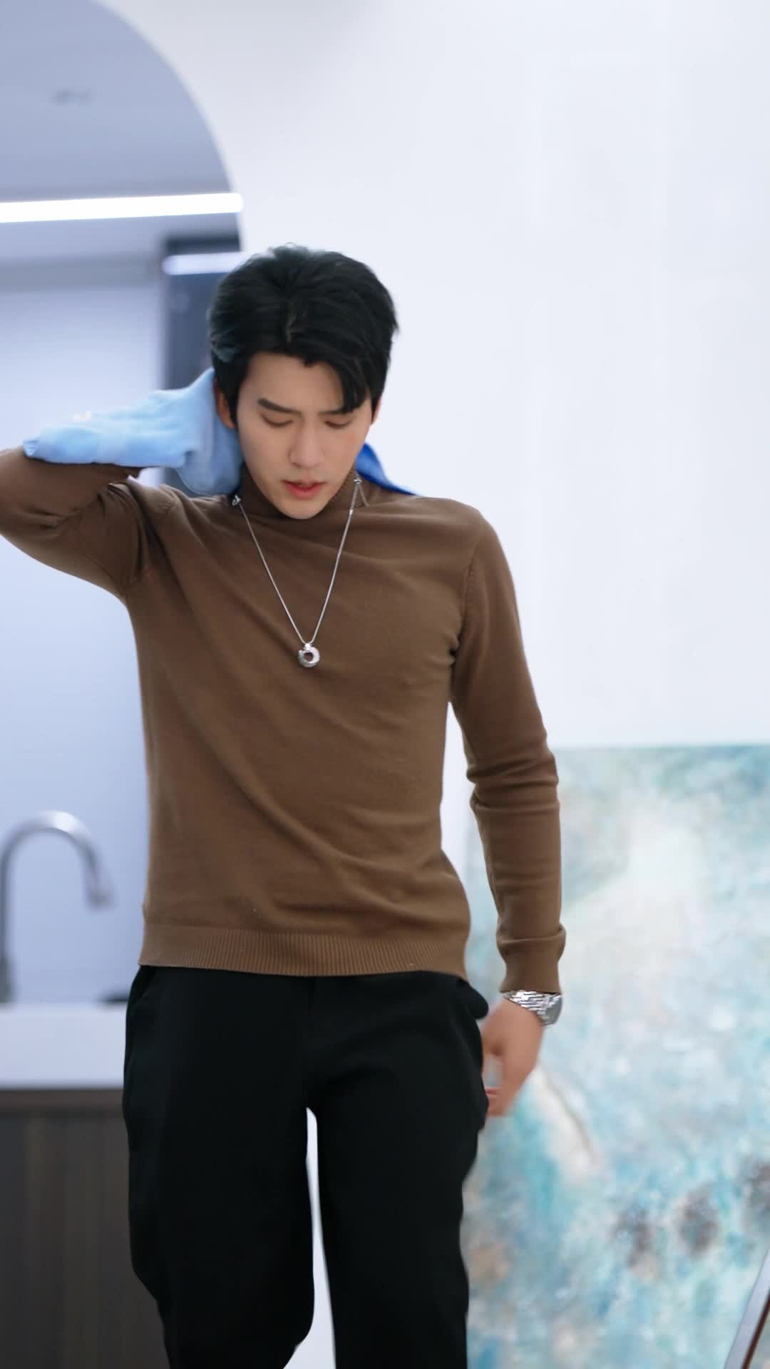 Episodio 16 - Mi Madre CEO y su Guardián